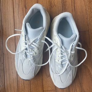 Yeezy Boost 700 Analog